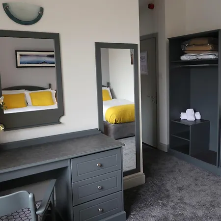 Ferryport House 3*